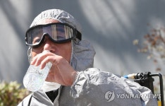 모든방제 해충보안 이즈원 | 고된 방역 작업