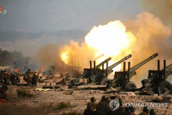 북한 TV, 김정은 포병부대 훈련지도 보도