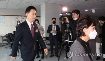 미래한국당 공천 면접 참석하는 유영하 변호사