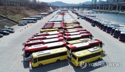 코로나19 여파, 멈춰선 관광버스들