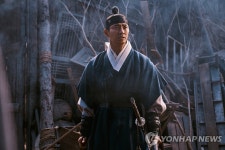 킹덤2 주지훈 시즌1 갓 열풍 의식…전지현 출연 나도 놀라