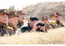 [2보] 김정은, 서부전선대연합부대 포사격대항경기 지도