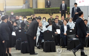 문 대통령, 서해수호의 날 기념식 입장