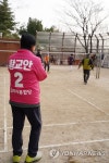 와룡공원 배드민턴장 찾은 황교안 후보