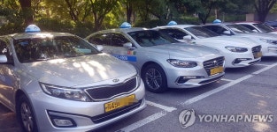 어려움 함께 통영 택시업계, 기사들에게 생활안정자금 지원