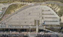 적막함 흐르는 한강공원 주차장