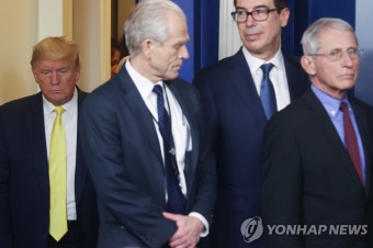 '말라리아약 효능' 트럼프 측근-전문가 충돌…