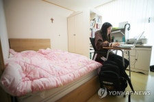 교실 아닌 자택에서 오늘 온라인 개학