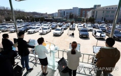 코로나에 달라진 교회…모이진 못해도 나누는 부활절