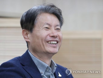 김강립 보건복지부 차관 '모처럼 밝은 표정'