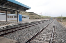 금강산으로 이어지는 철도
