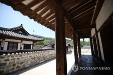 아직은 한산
