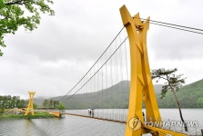 여름으로 향하는 장성호 수변길