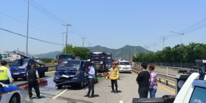 부산 낙동남로서 덤프트럭 등 4중 추돌…4명 경상