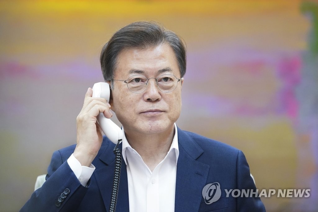한중 정상, 한중관계 발전과 APEC 협력 강조한 첫 통화에서 긍정적인 분위기 형성