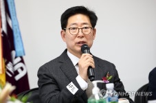 발언하는 양승조 충남지사