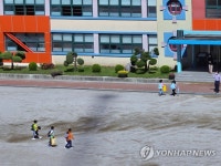 등교하는 어린이