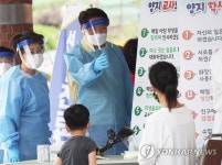 양지초등학교 현장 점검하는 최대호 안양시장