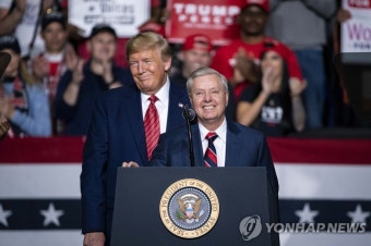 '성경이벤트' 역풍…최측근도 트럼프와 '거리두기'