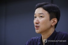 현대무용 안무 창작하는 신창호