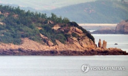 닫혀있는 북한 장재도 포진지