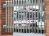 확진자 발생 롯데제과 수원공장 폐쇄…직원 170여명 전수 검사