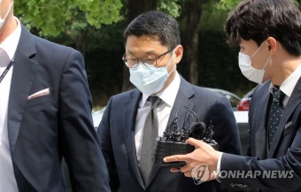 영장실질심사 향하는 유준원 상상인 대표