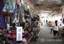 여름에는 양산, 장마엔 우산