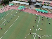 확진자 나온 초등학교 전수조사