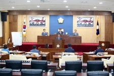 영암군의회 후반기 의장에 강찬원 의원 선출