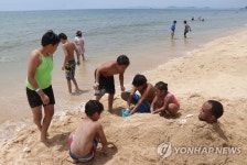 모래 놀이 즐거워요