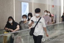 거리두기 2단계 일상이 된 마스크 착용