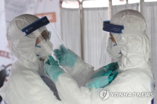 서로에게 의지해