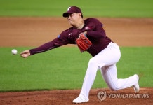 양현, 힘차게 투구