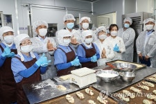 진영 장관, 마을기업 마더쿠키 현장 방문