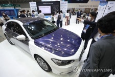 태양열 전기차에 몰린 관심