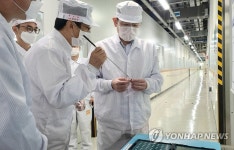 이재용 부회장, 삼성전기 부산사업장 현장점검