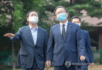 김부겸 대전 3.8 민주의거탑 참배