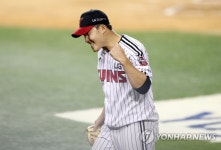 임찬규, 시즌 10승 달성…LG, 키움에 역전승