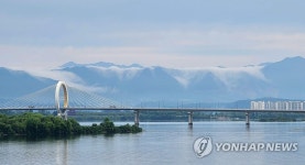 구름 이불 덮은 춘천