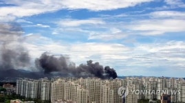 고양 자동차 폐차장서 불…진화 중