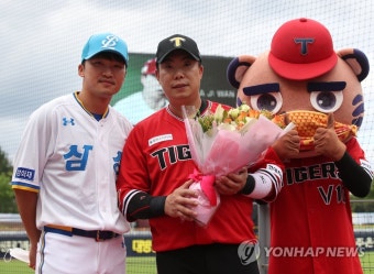 삼성 캡틴 박해민, 나지완 2천루타 달성 축하