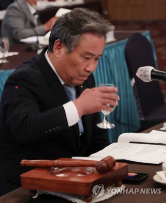 이사회 참석한 이기흥 대한체육회장
