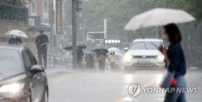 충북 시간당 최고 69㎜ 폭우…주택·차량 침수 피해