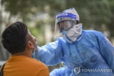 中코로나 재확산 비상…신규 확진 이틀째 100명 넘어