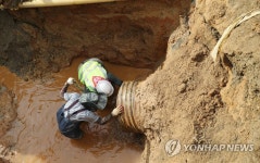 전주 평화동 싱크홀 복구작업 중