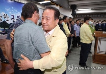 군민 위로하는 김영만 군위군수