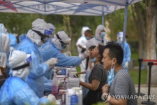 중국 코로나19 재확산 지속…신규 확진 사흘째 100명 넘어