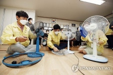 경로당 운영 재개 앞두고 소독