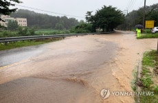 침수된 건봉사 가는길